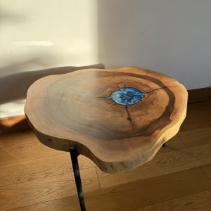 Okrągły plaster drewna z żywicą epoksydową